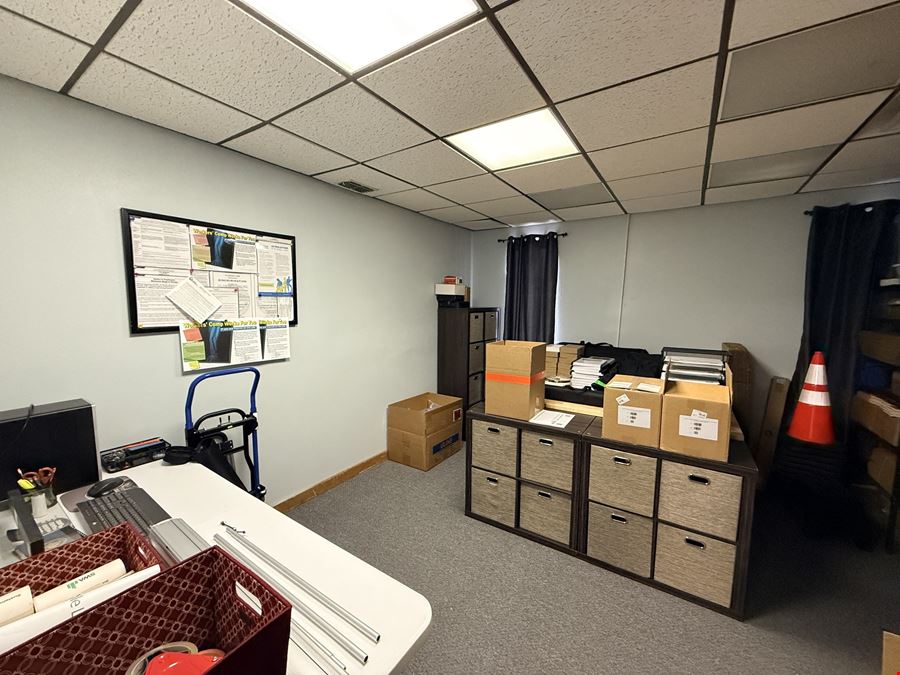 Office in Eagle Lake