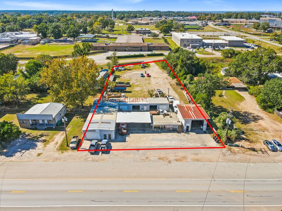 Turnkey Tire & Auto Service Property for Sale | Fully Operational Facility with Prime Hwy 75 Frontage – Willis, TX