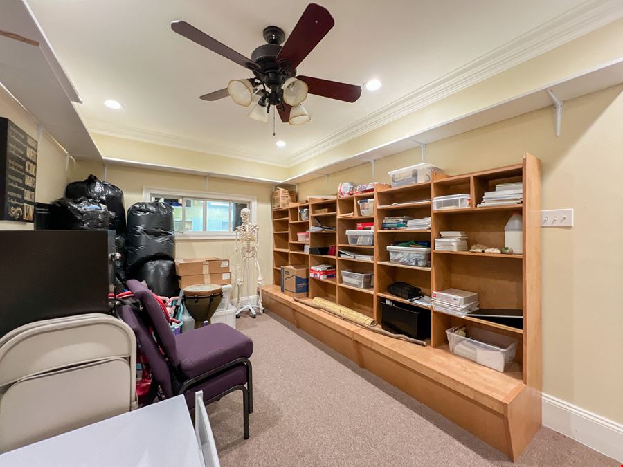 ±4,609 SF Versatile Commercial Property – Former Community Center