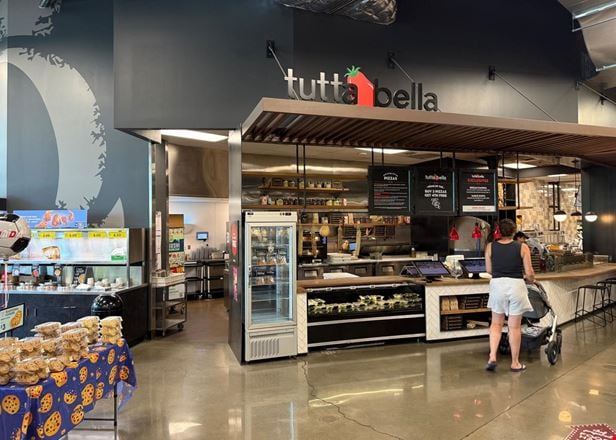 Preview of Retail space for Rent at 425 Urban Plaza