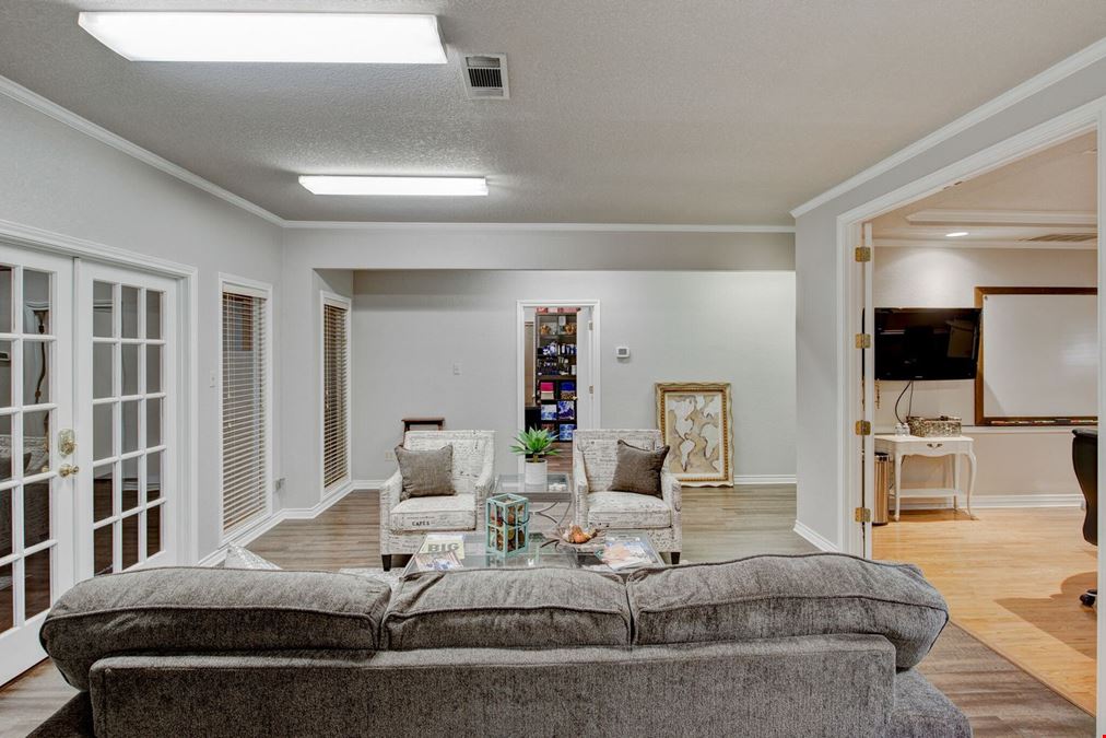 1721-1725 E Southlake Blvd