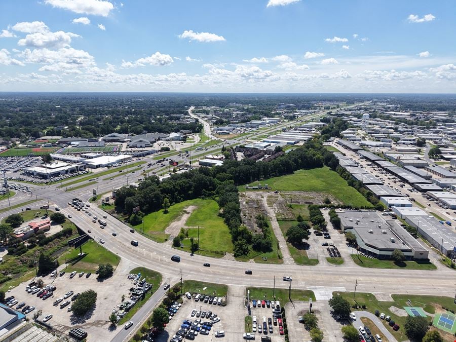 Retail Pad on High Profile Siegen Lane