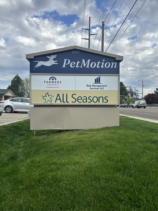 609 N. Midland Blvd.