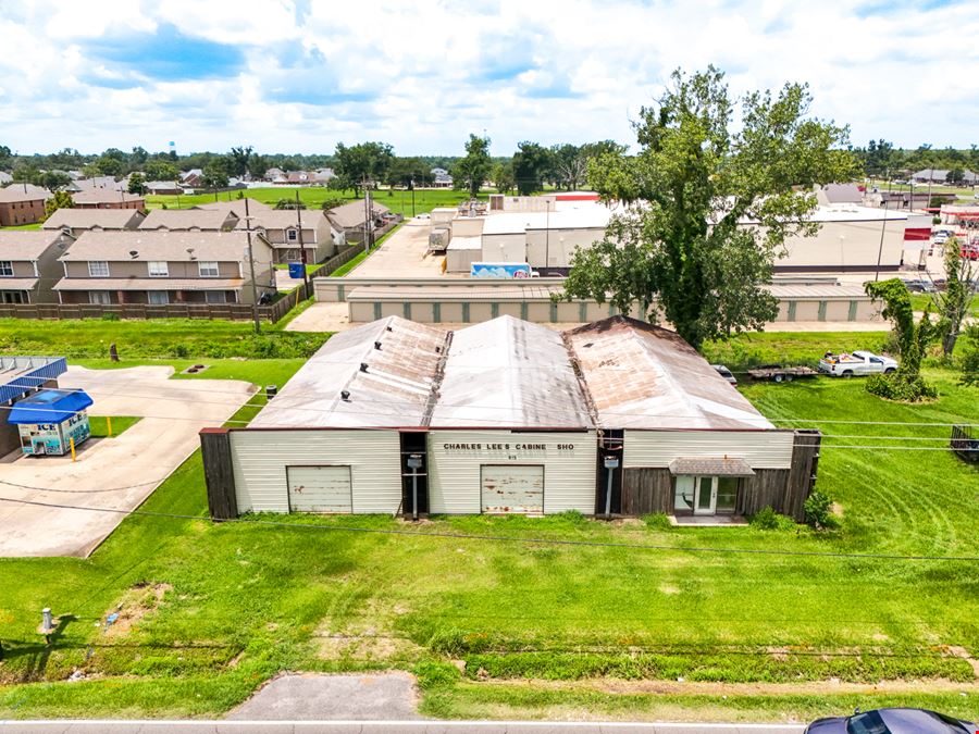 Strategically Located Industrial Warehouse near Hwy 61 and I-10