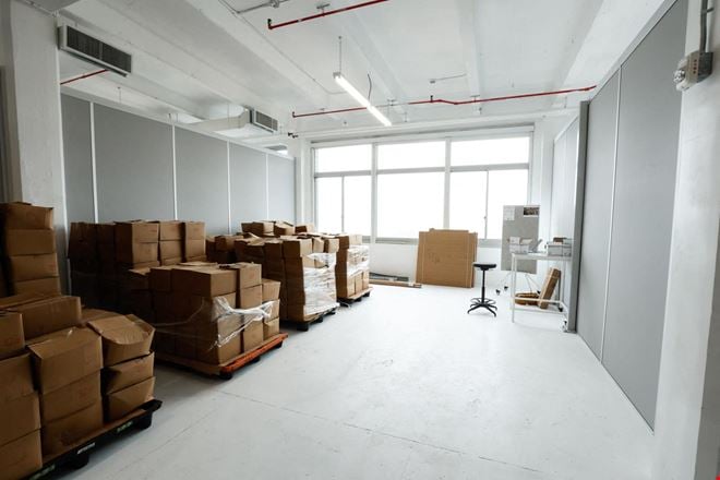 Preview of Industrial space for Rent at 14 53rd Street