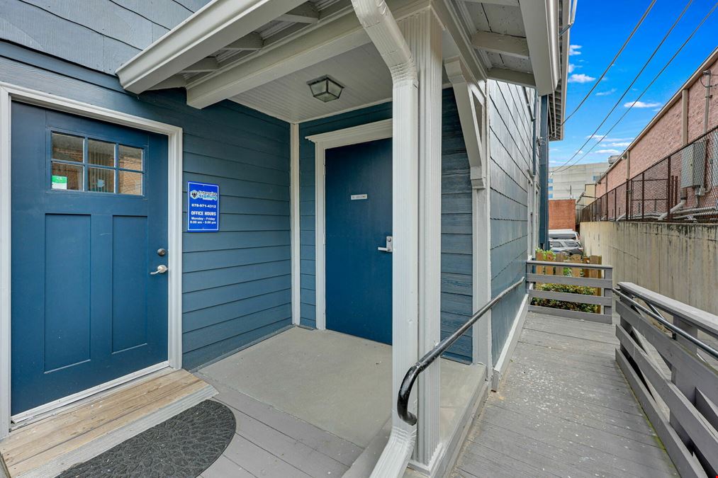 OFFICE BUILDING FOR LEASE