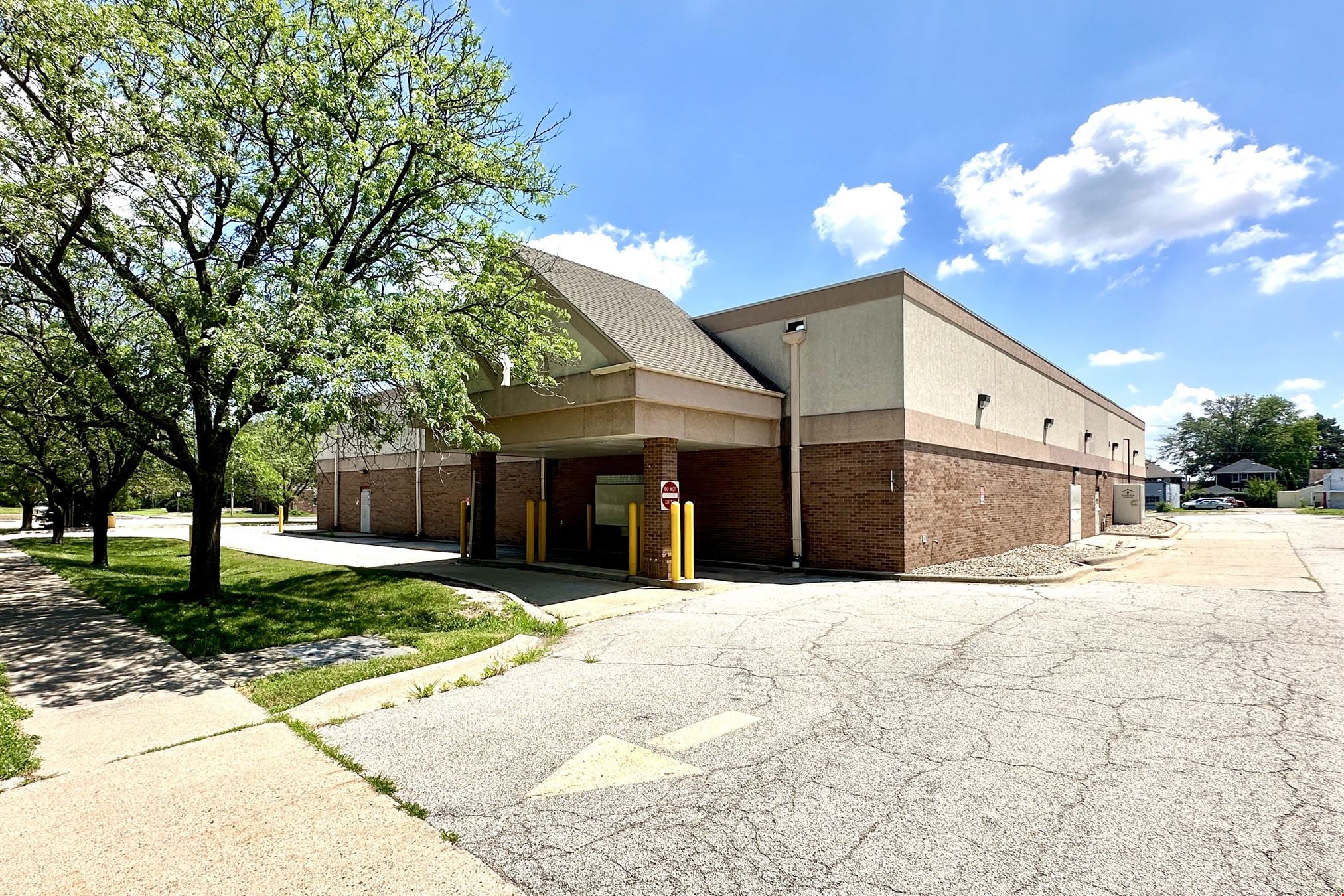 2515 N Knoxville Ave