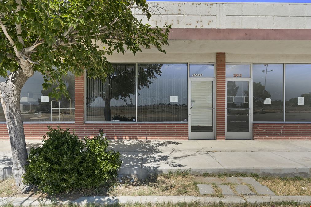 Prime Neighborhood Shopping Center Space in North Edwards, CA