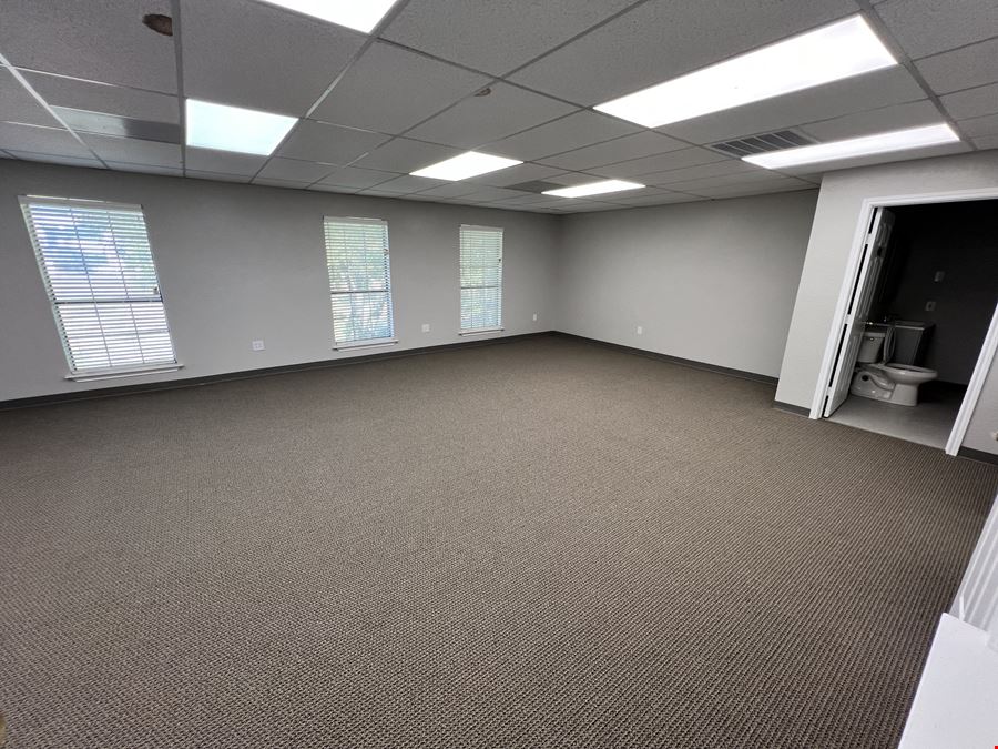 650 S Edmonds Ln