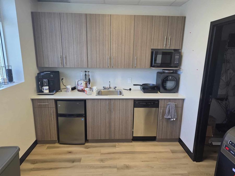 106 & 201 – 13085 115 Avenue