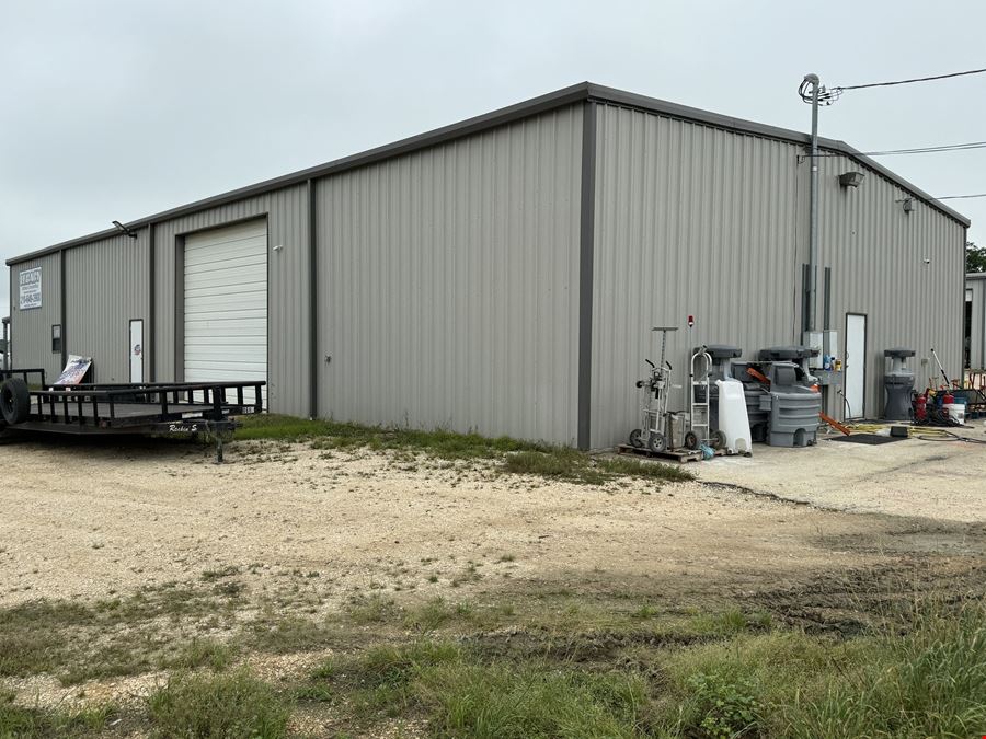 Industrial Warehouse With Highway 87 East & TX-161 Frontage