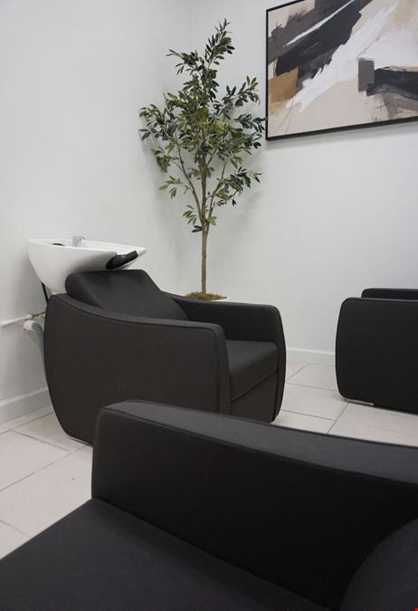 Salon Suites