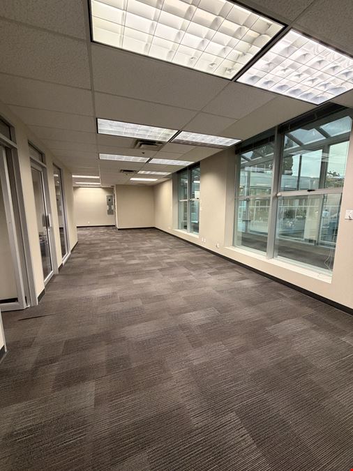 852 Fort Street (305)
