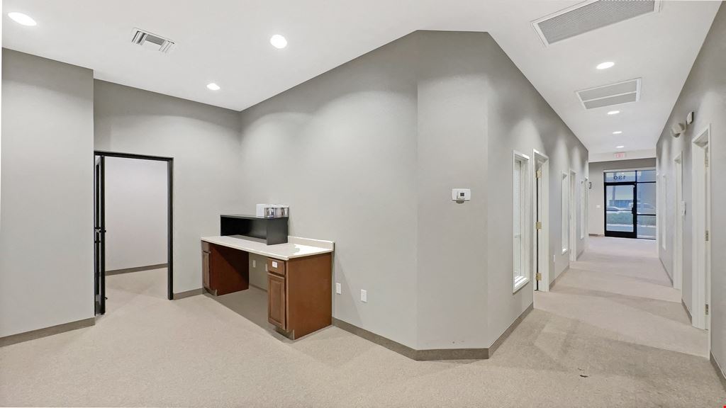 7265 Dean Martin Dr