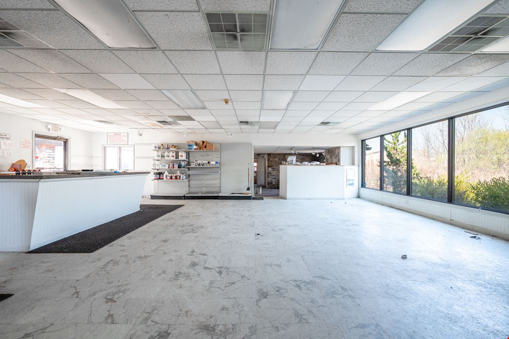574 Danbury Rd