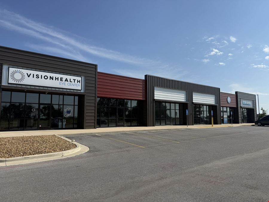 NEW RETAIL CENTER FOR SALE OR LEASE IN ROGERSVILLE