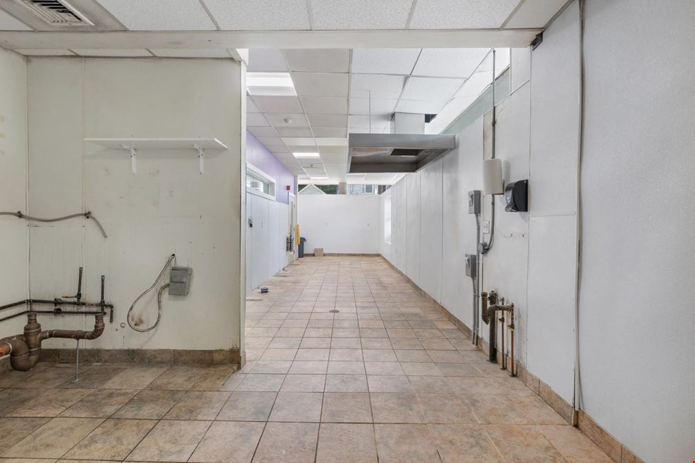Well-located 2,924 SF Stand-alone Commercial Building in Merrimac, MA