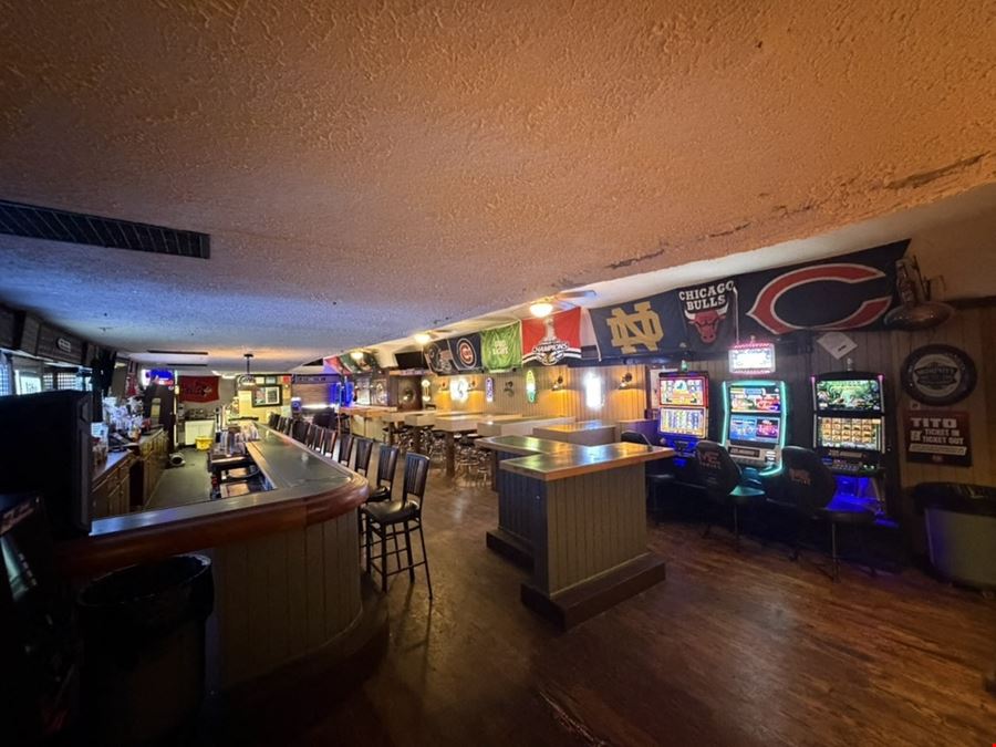 Turnkey Bar/Building for Sale - 523 N Main