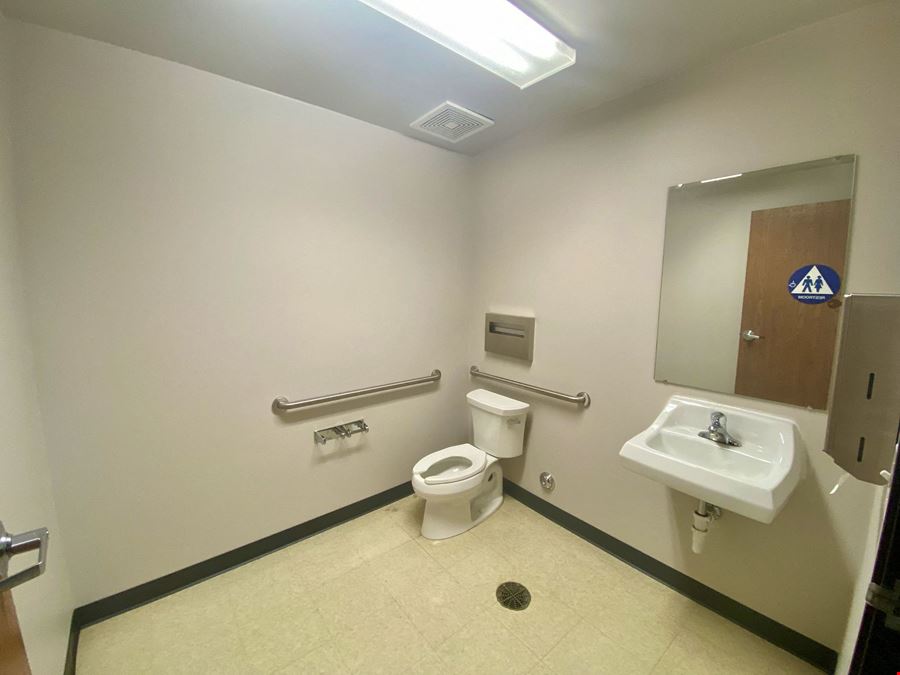 ±6,000 SF Industrial Flex Investment Opportunity on 1.05±AC