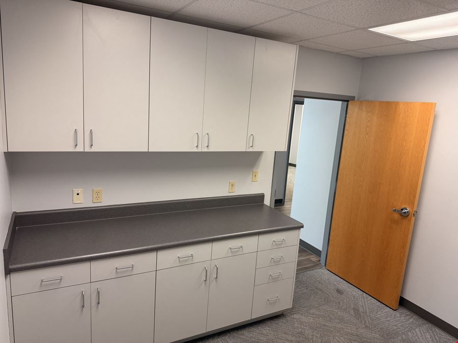 Flex Office/Industrial Space For Lease