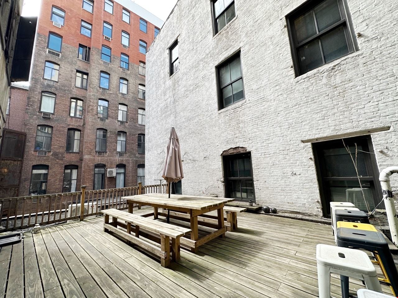 833 Broadway