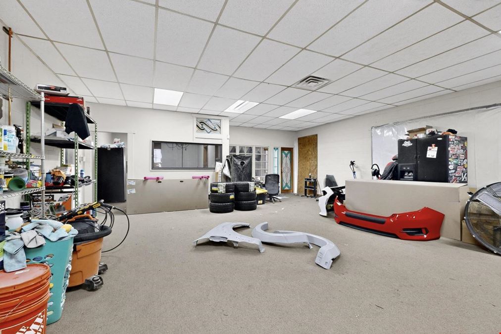 PREMIER MULTI TENANT INDUSTRIAL COMPLEX