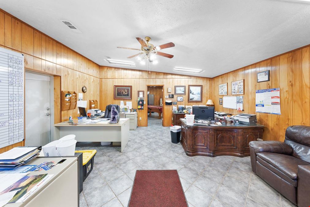Flex Space Sale in Flint