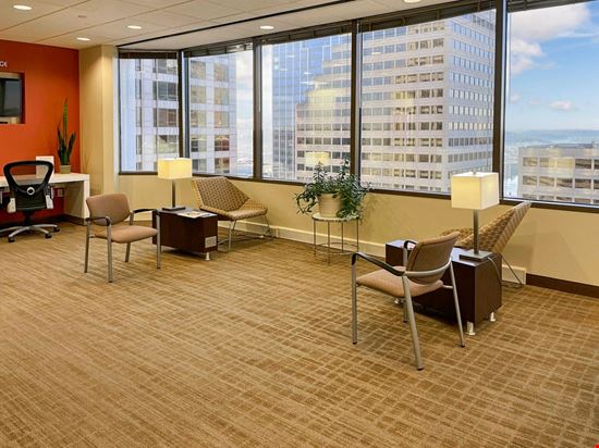 Regus - PNC Center