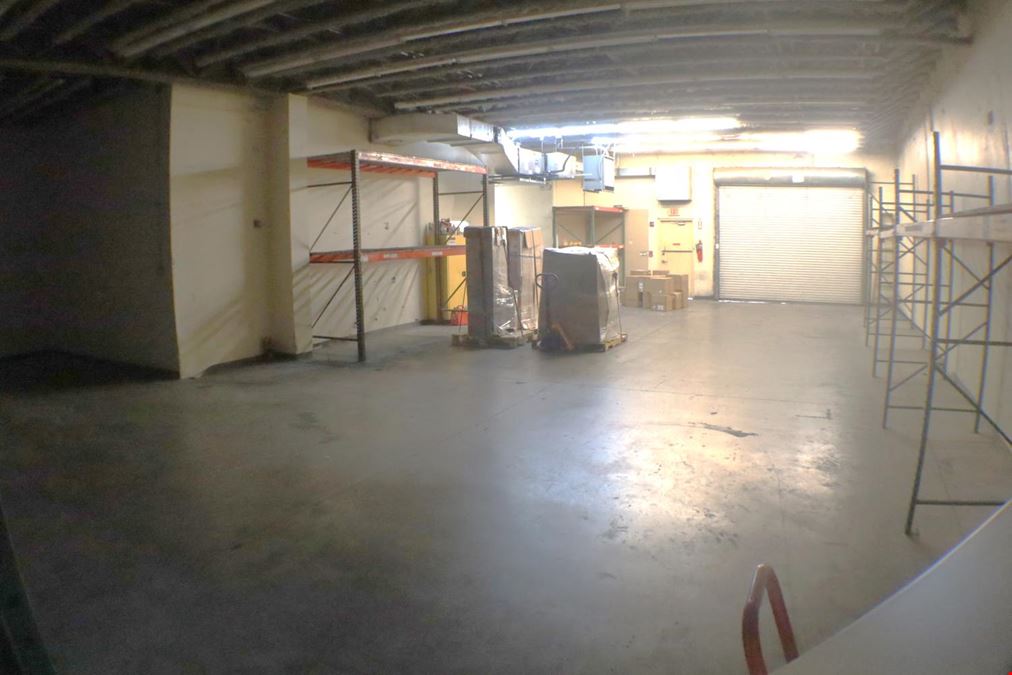 Warehouse 3,000 +/- SQFT