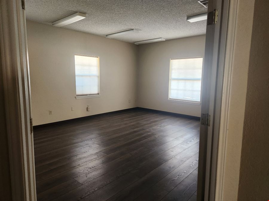 1,800 SF Office-Retail Building For Sale or Lease