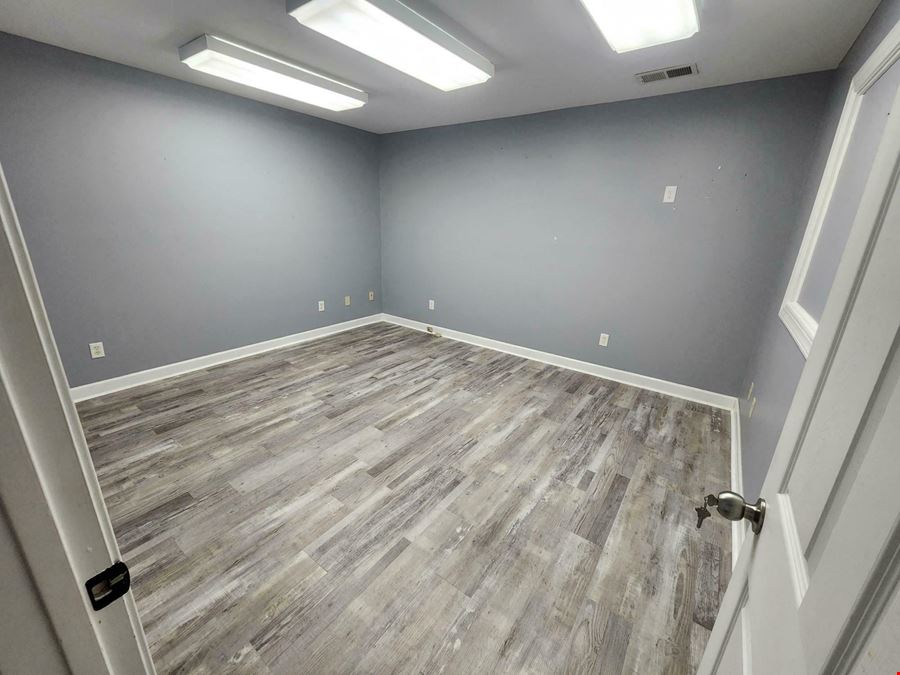Suite 17B