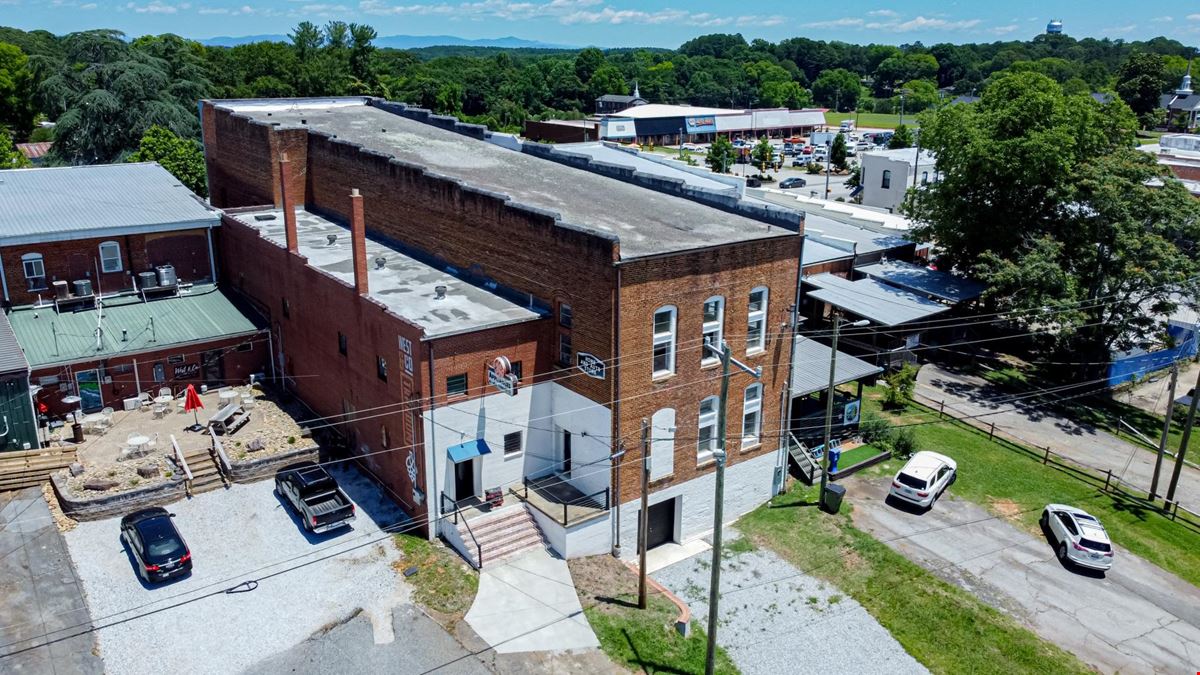 Multi Story Building in Downtown Walhalla- Over 16K SQ FT