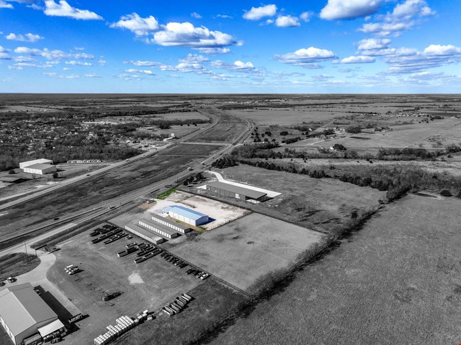 11639 E US-175