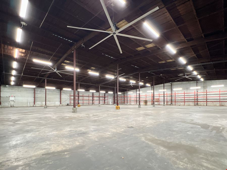 ±32,565 SF Industrial Facility Near Lakefront Airport