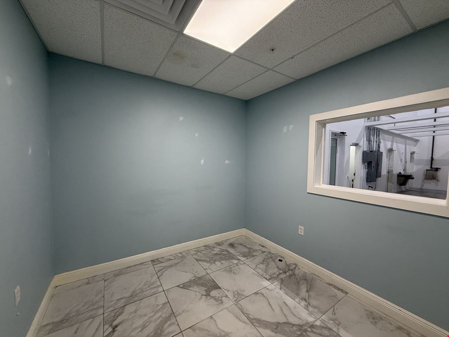 Warehouse/Office Space Near Sarasota Bradenton Airport