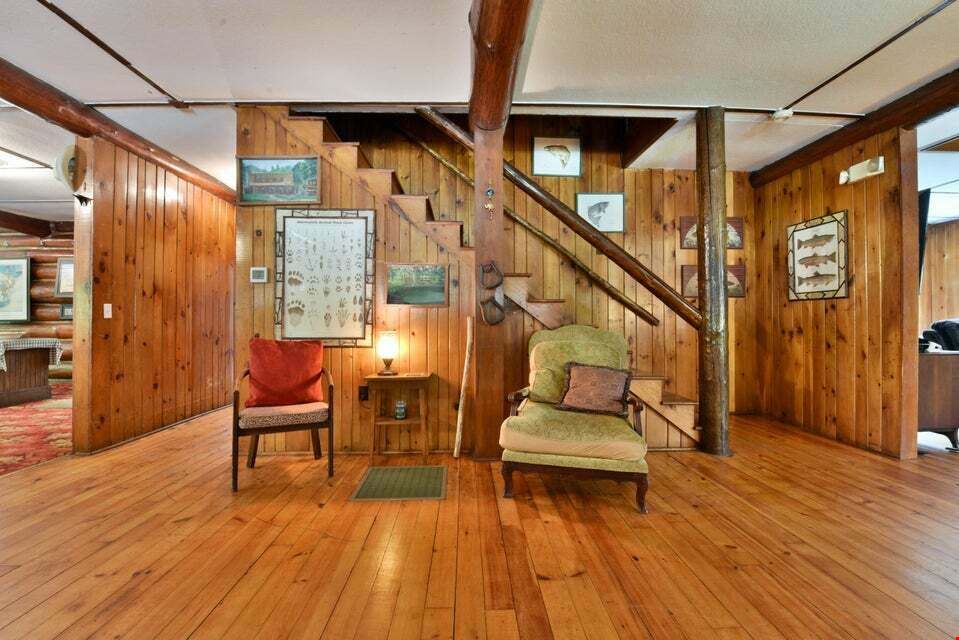 746 Howe Rd