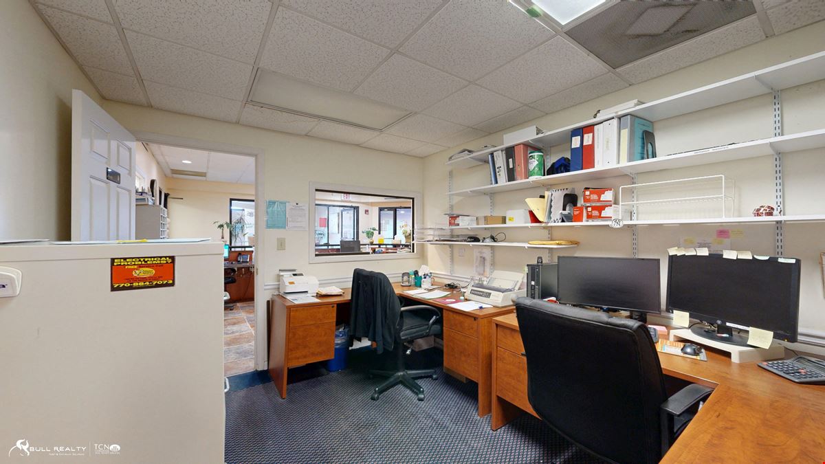 Free Standing Multipurpose Building | Former Medical Office | ±18,160 SF