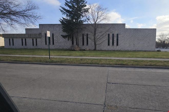 Preview of Industrial space for Sale at 5848 Hubbard St