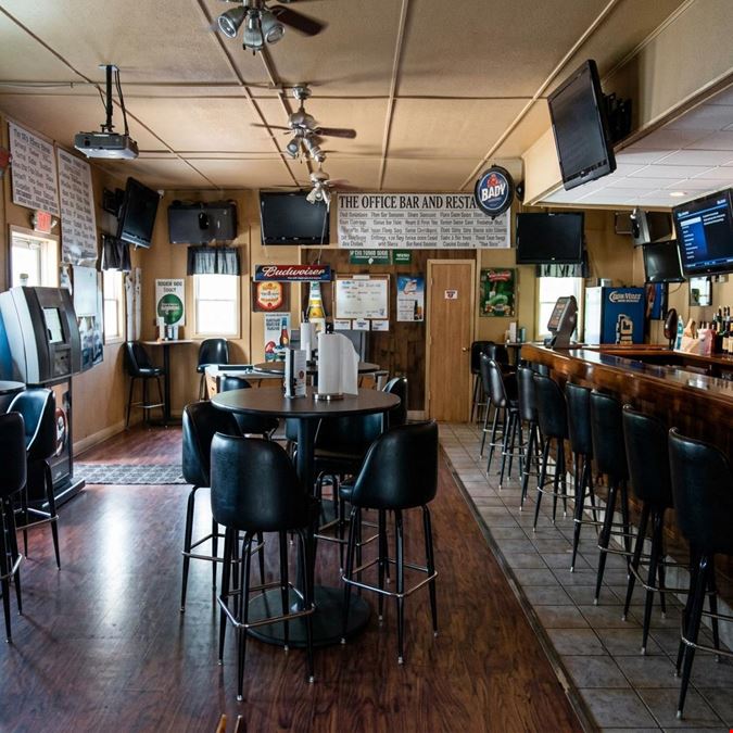 2319 Niagara Falls Blvd - 3,096± SF Retail / Restaurant Space – Former Pizzeria & Sports Bar