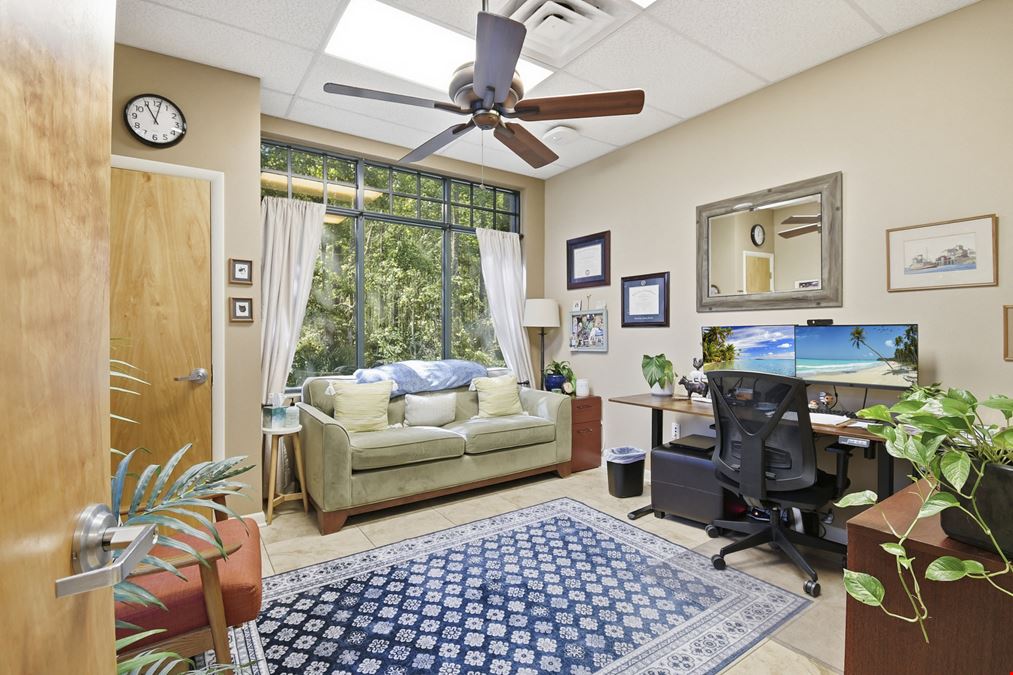 315 West Town Place