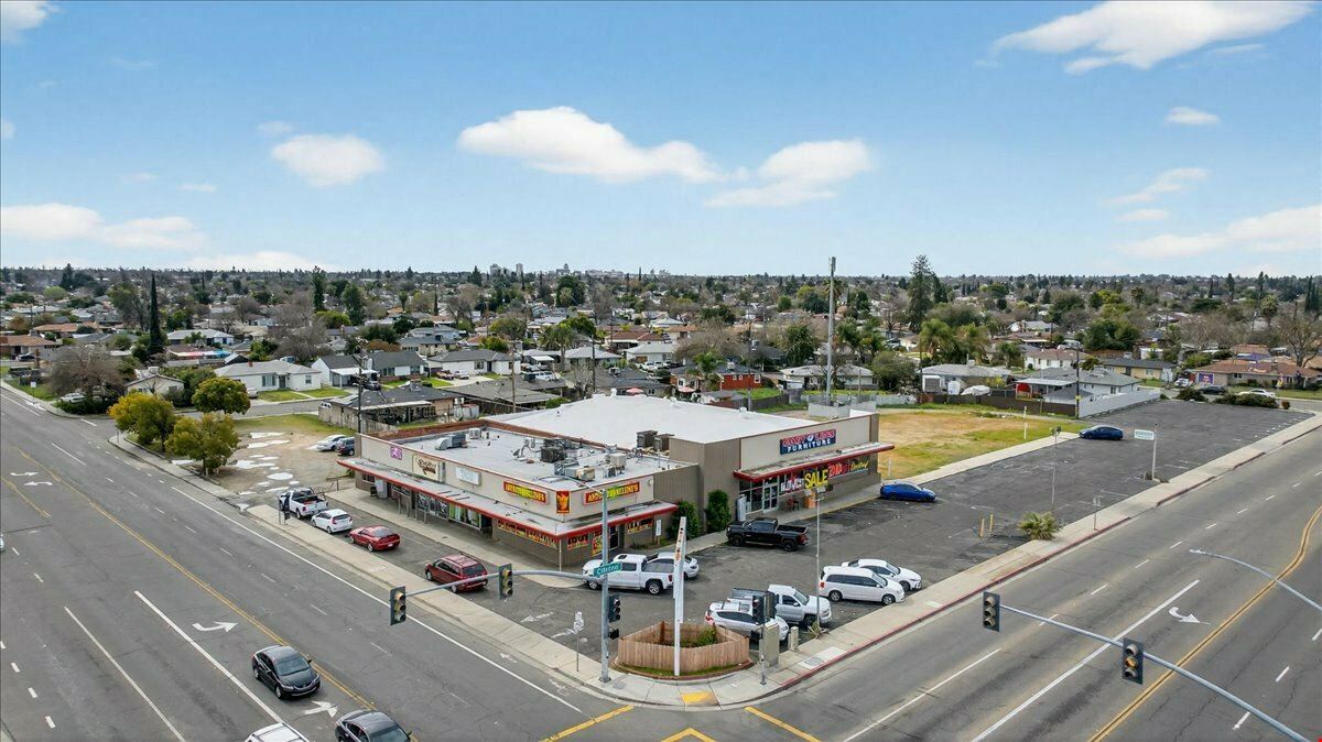 Retail Anchor Building Available on SWC of Clinton/Cedar in Fresno, CA