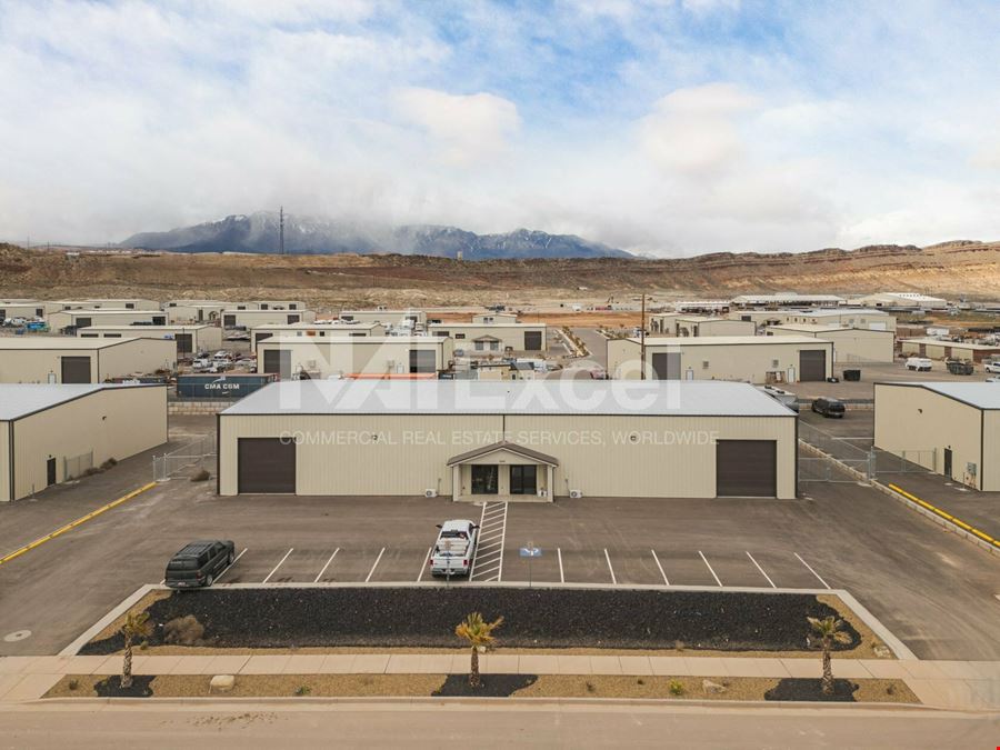 Office/Warehouse for Lease in Quail Creek Industrial Park