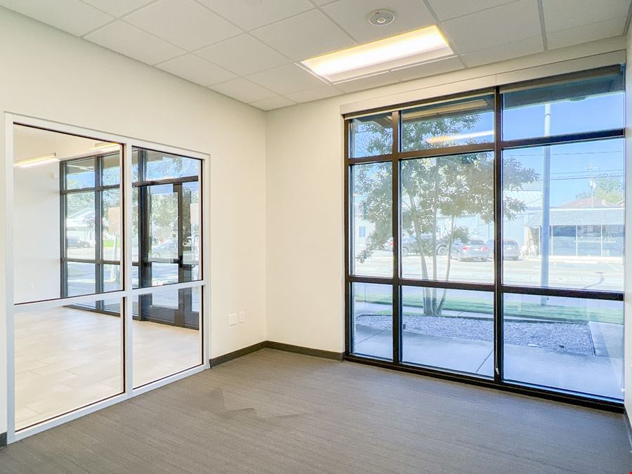 Class A Office / Retail Suites Fronting Metairie Rd