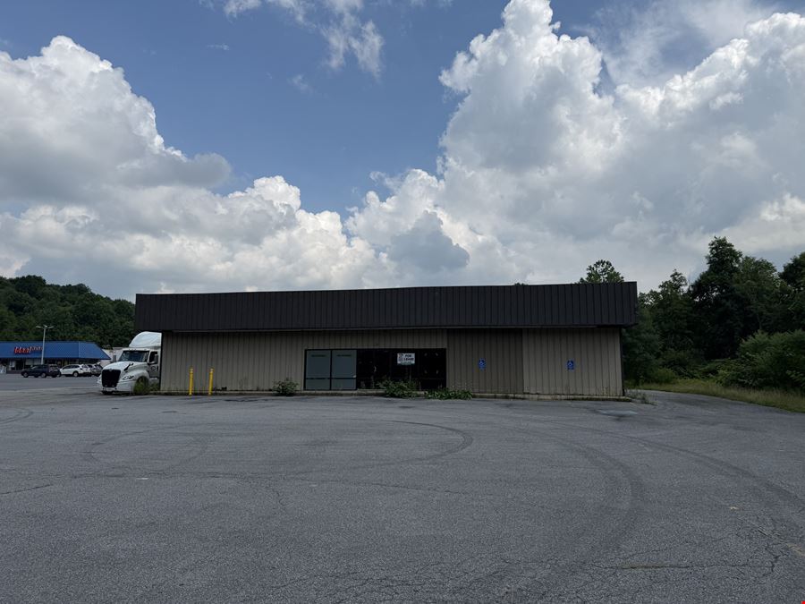 Former Dollar General: For Lease or Redevelopment