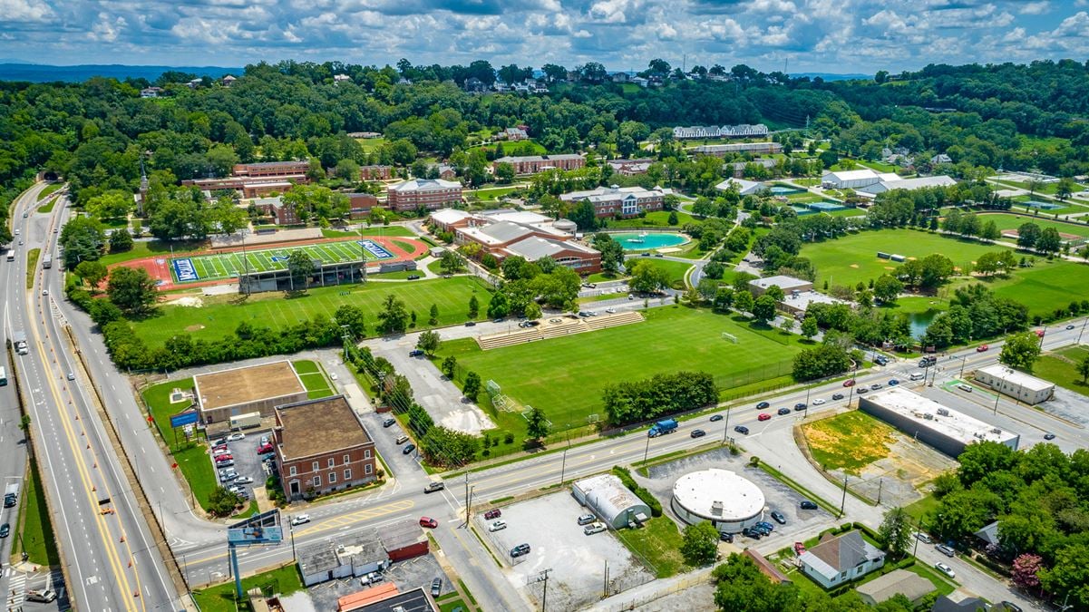 Office/Retail Next to McCallie School 2,692 SF