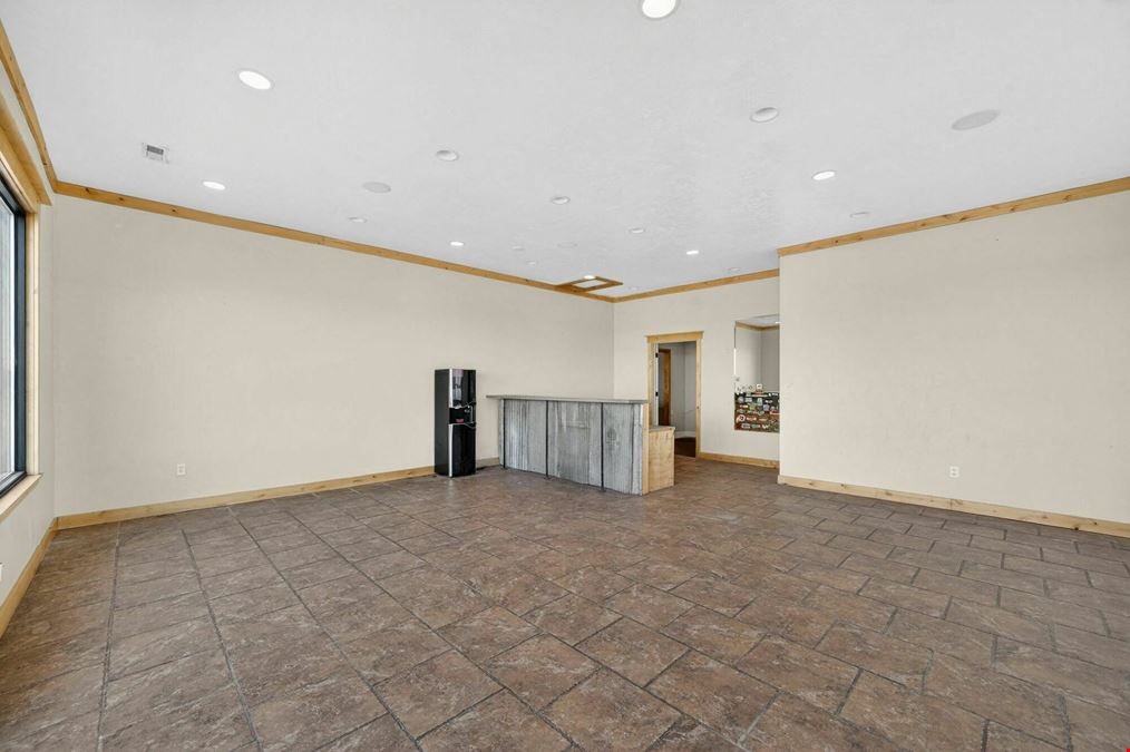 Multi-Tenant Office/Warehouse Asset
