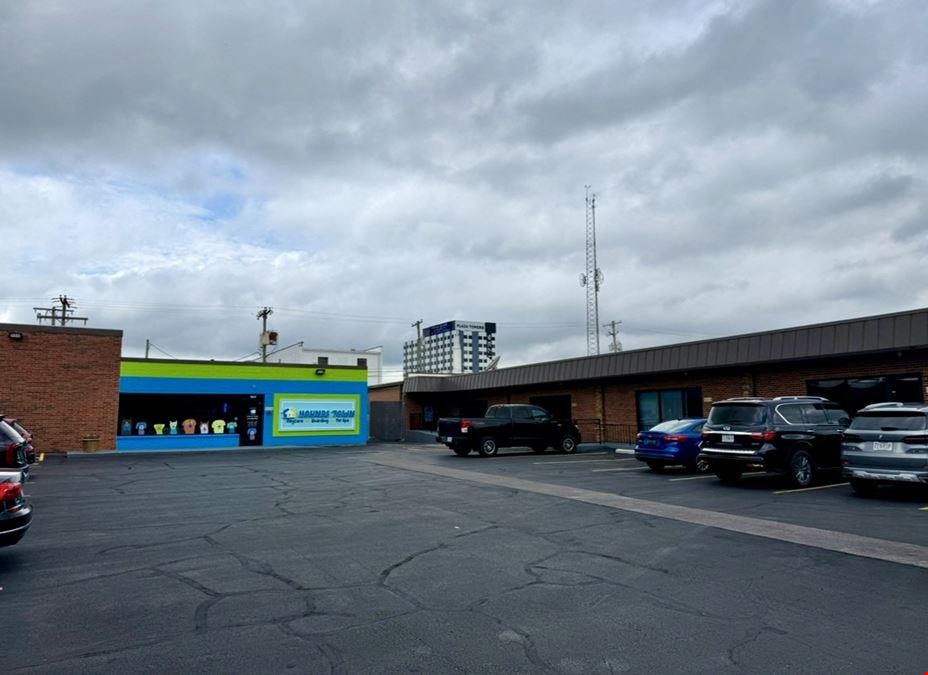1907 S Stewart Avenue - Professional Office Suites