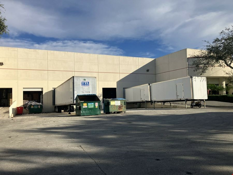 Premier Flex Space in Miramar Park of Commerce