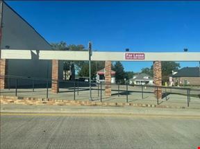 111 N Goliad St - SMALL BUILDING W/ PARKING IN DT ROCKWALL