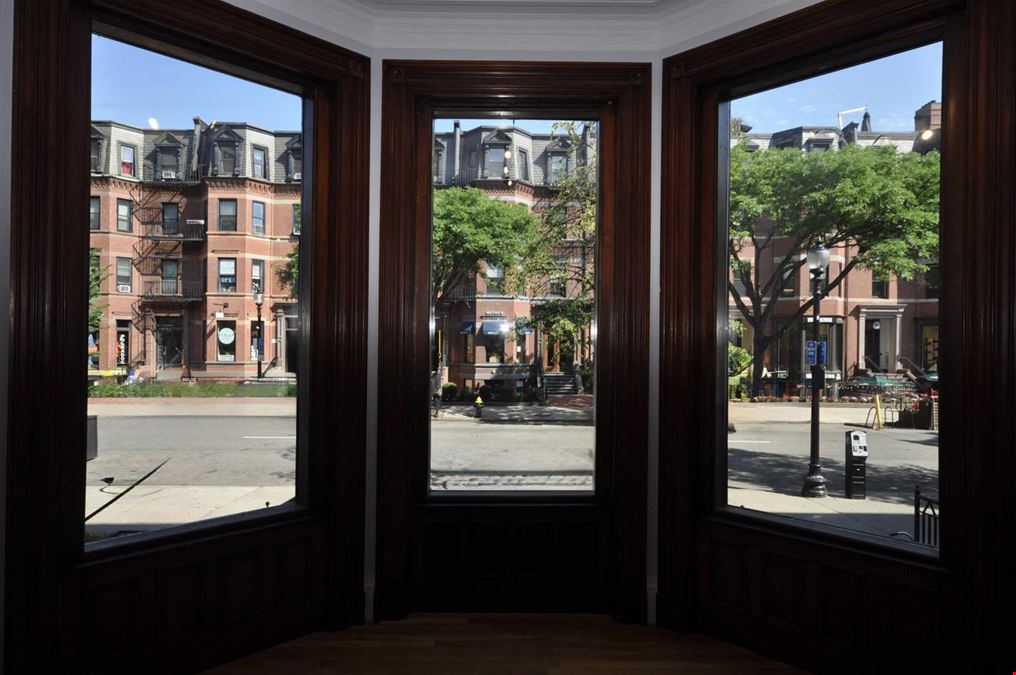 218 Newbury St